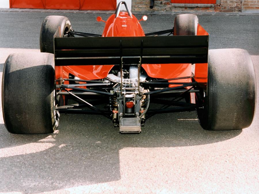  Ferrari 637 1986 года  (фото 2 из 5)